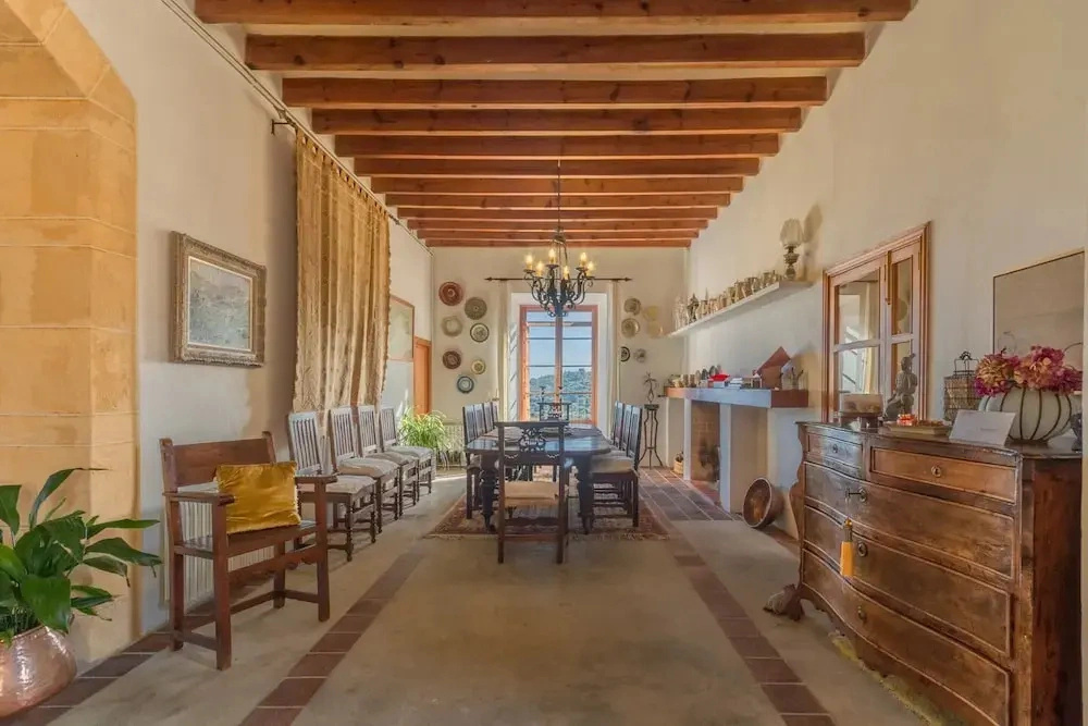 Spacious Lexiclati Villa With Pool