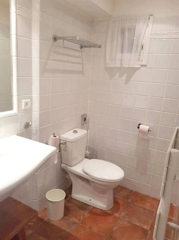 Studio in Bormes-les-mimosas, With Wonderful sea View, Shared Pool and Enclosed Garden