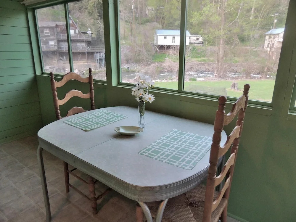 The Magnolia - 1 Br Cottage