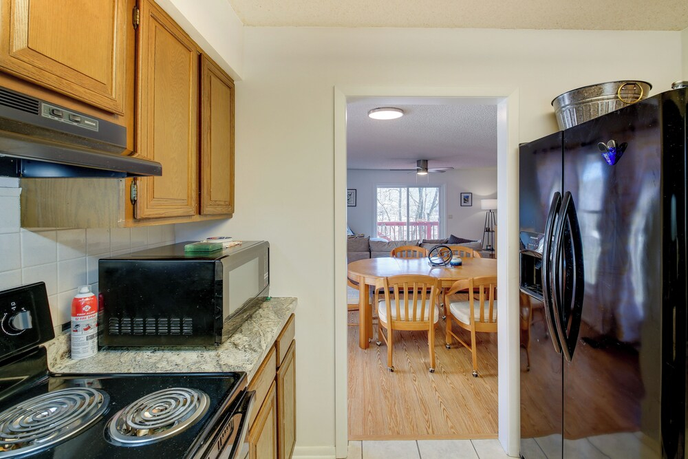 Lakefront Hot Springs Village Vacation Rental