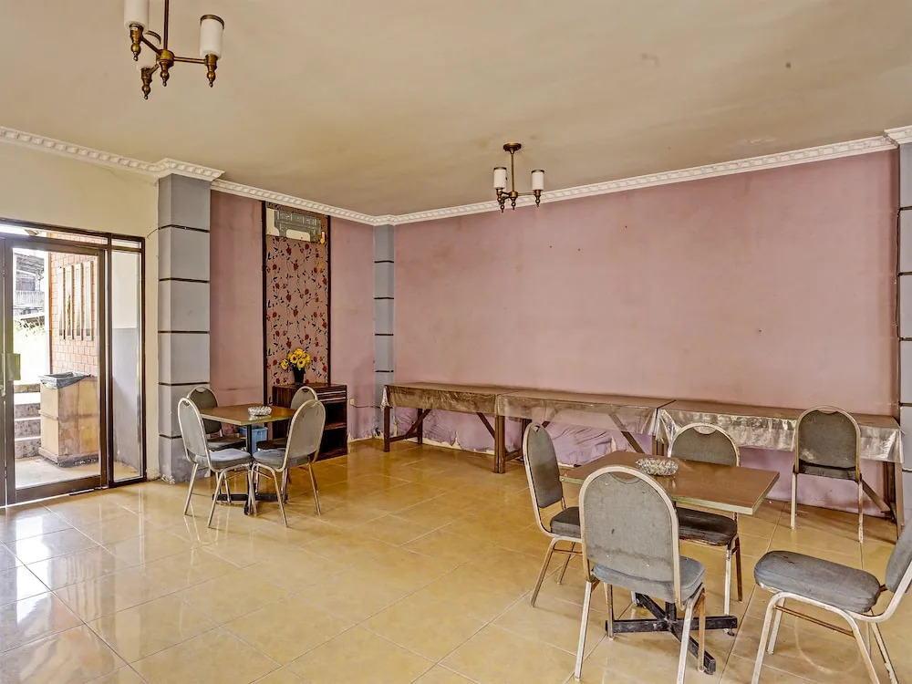 OYO 91862 Hotel Hayani