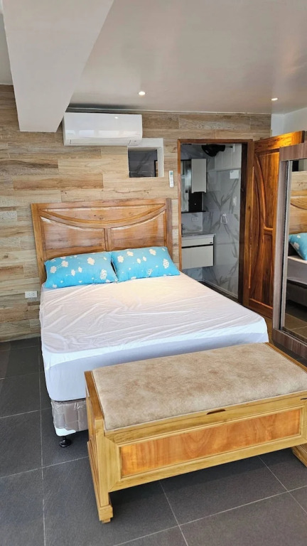 Lydias House, Samal beach front apartments
