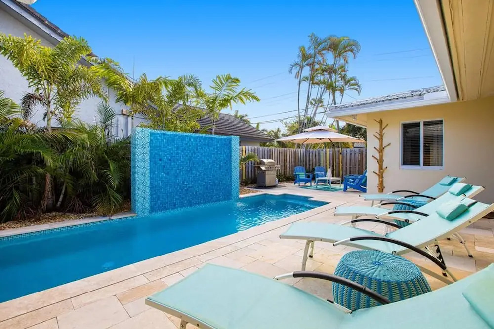 Walking Distance to the Beach 3Br House With Pool