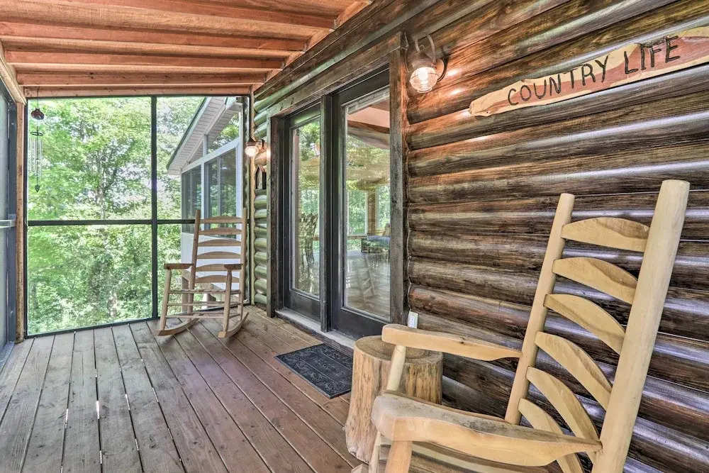 Mtn-view Cabin w/ Hot Tub in Sevierville!