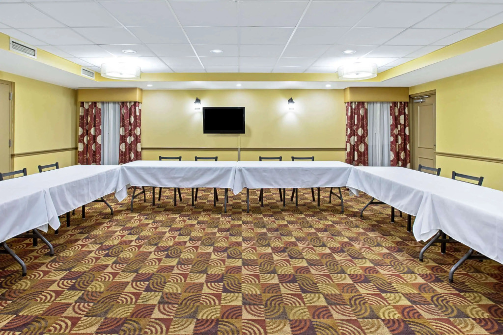 La Quinta by Wyndham Salina
