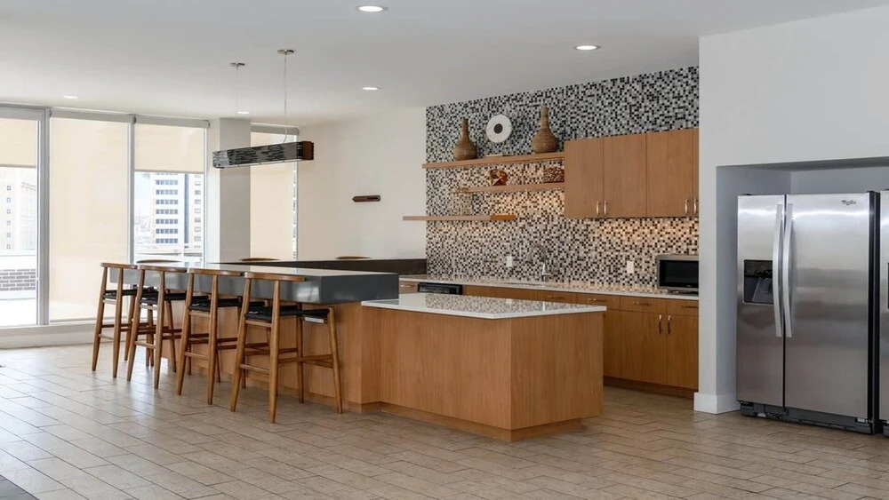 Bold CozySuites w/pool, gym, roof 8