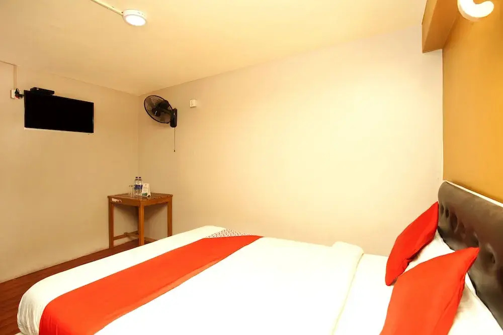 Oyo 607 De' Tisha Inn Lounge & Bar