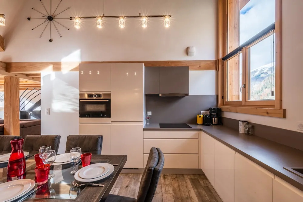 Les Hirondelles Apartments Morzine By Emerald Stay