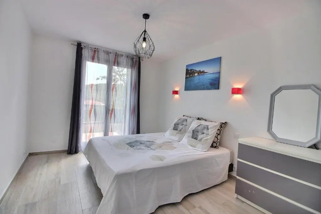 Superbe Appart de 50 m2 face au vieux village