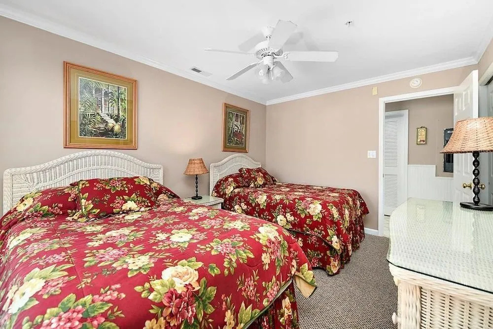 Whispering Sands 401 - 3 Br Condo