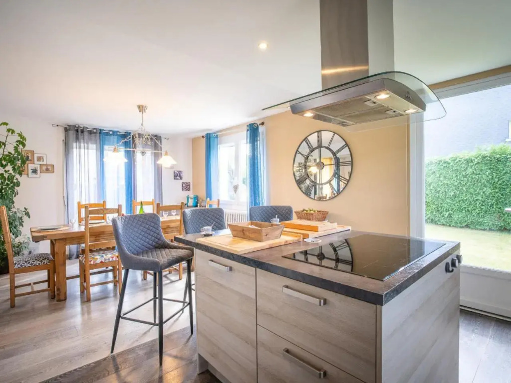 Holiday Home Ty Manolo by Interhome