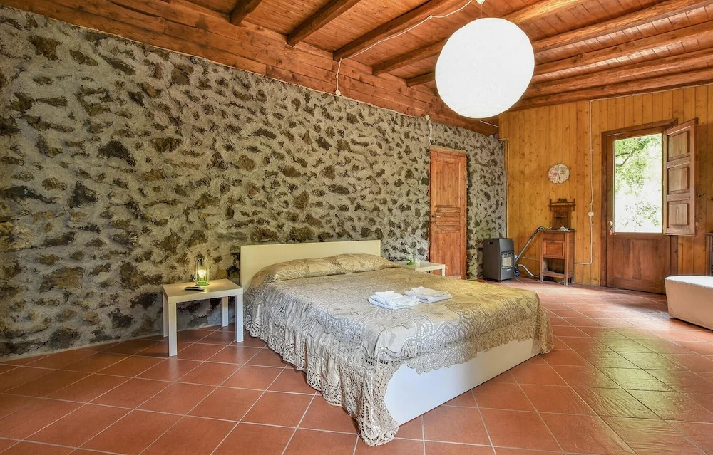 Amazing Home in Santa Venerina With Outdoor Swimming Pool, Wifi and 3 Bedrooms
