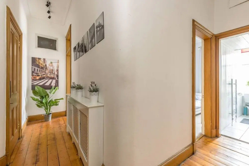 Modern 2 Bedroom Flat In Edinburgh City Centre