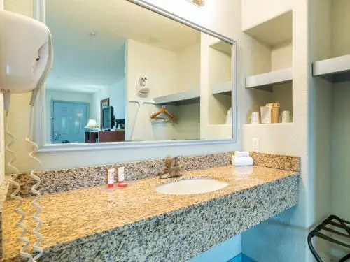 Southern Inn and Suites Pearsall