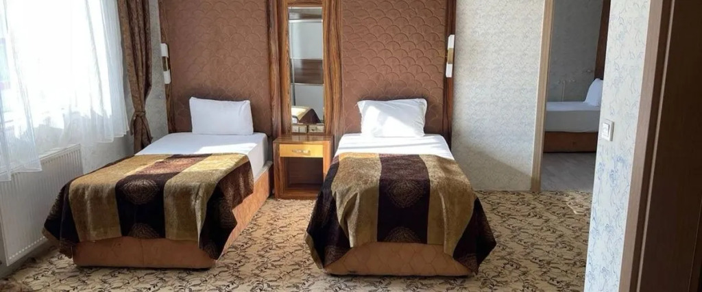 Yeni̇van Otel