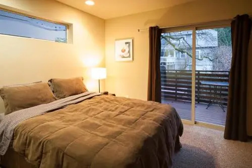 Alexanders-Rvr/Mt Vw-AC-3BR/3B