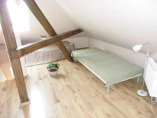 Sehr-schoene-4-Raum-Maisonette-Fewo-mit-110qm-Balkon-zentral-preiswert-T7