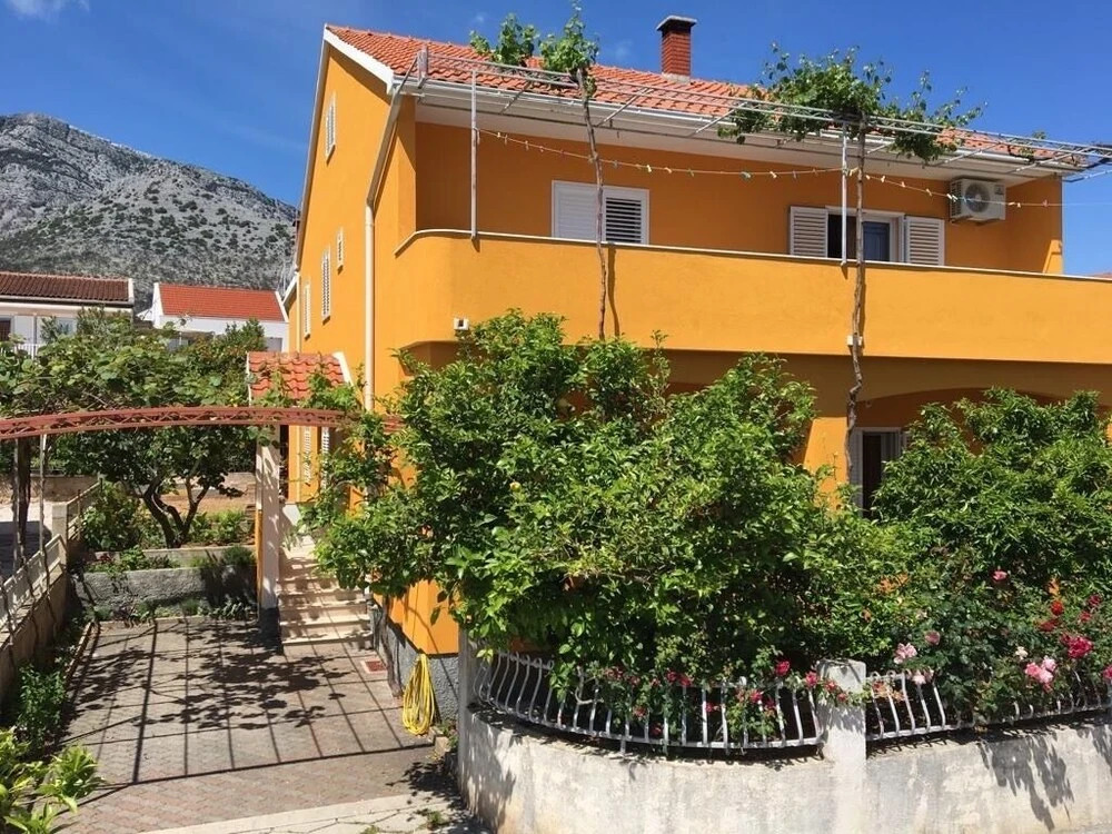 Stuk- With Terrase and Close to the sea - A2