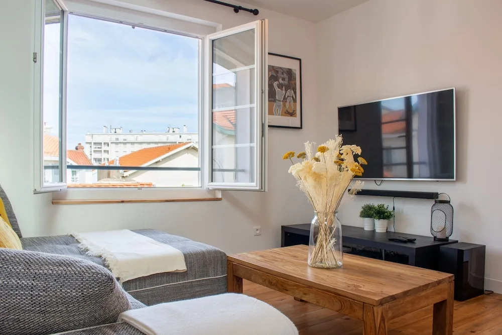Ossuna Sunshine heart of Biarritz by GuestReady