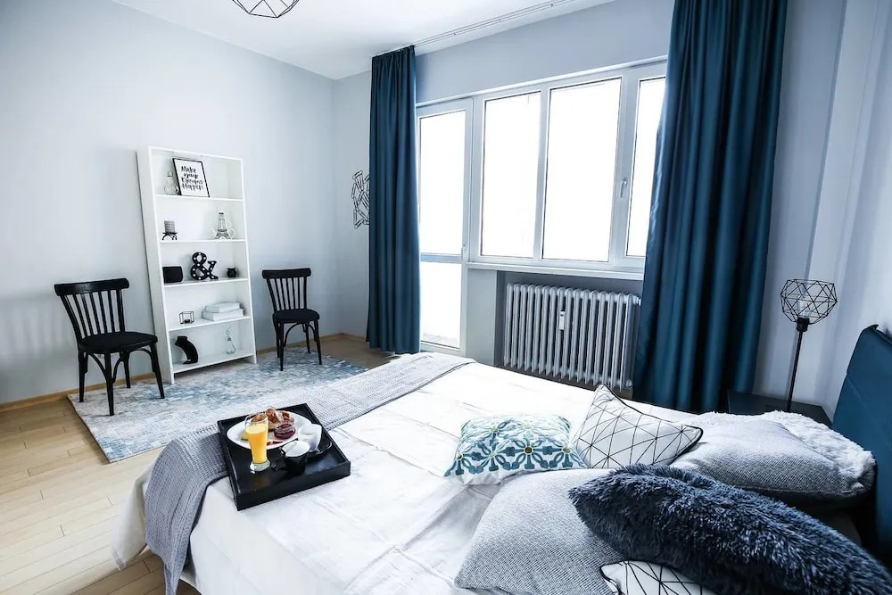 FM Deluxe 2-BDR Apartment - Nika's Place on Dondukov Blvd.
