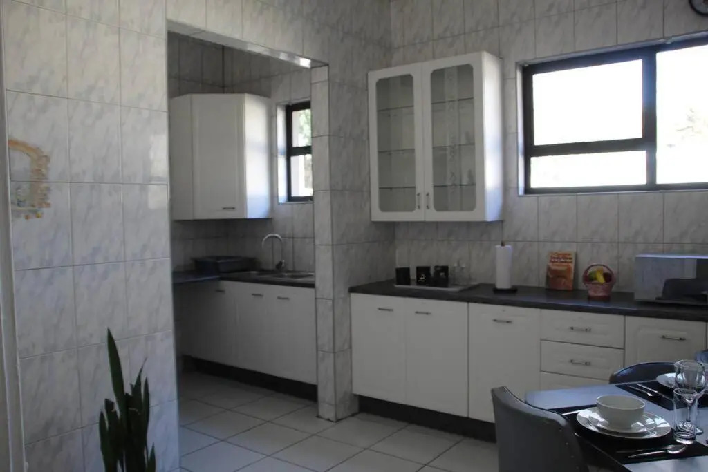 3 on 5: Houghton 3 Bedroom Home