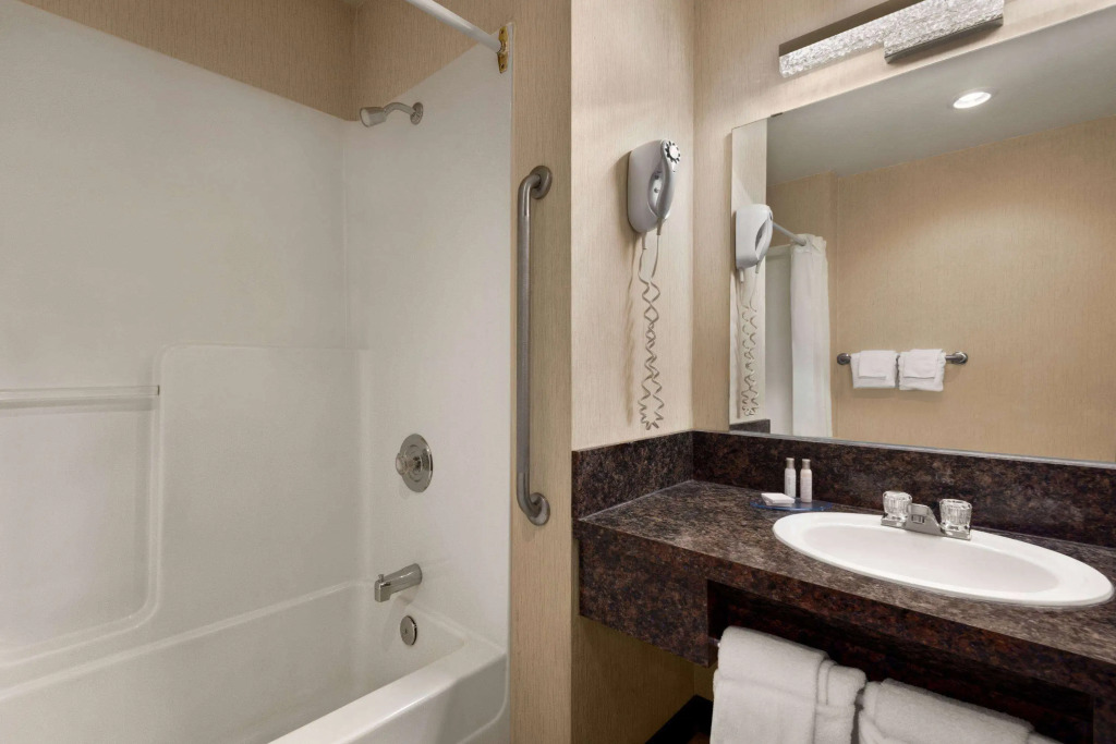Travelodge by Wyndham Brandon