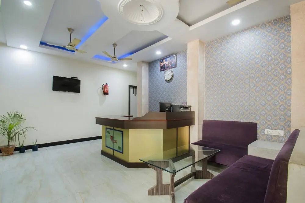 Oyo 44287 Hotel Aarav Plaza