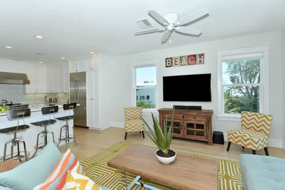 Direct Beach View Apartment 5