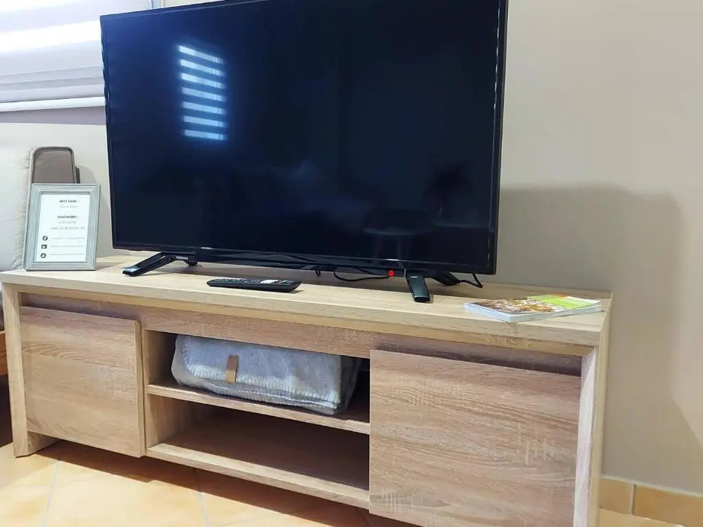 Veria Panorama Luxury Suite with Garden 2