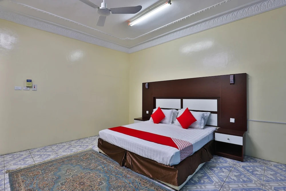 OYO 285 Masharef Furnished Units In