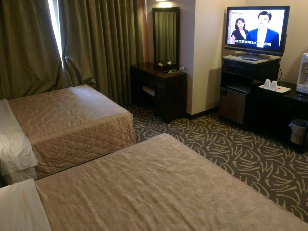 Warm Life Hotel