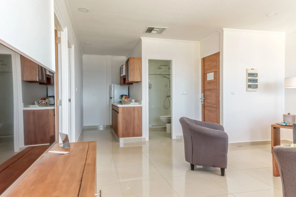Majestic City Suites & Beach Hotel