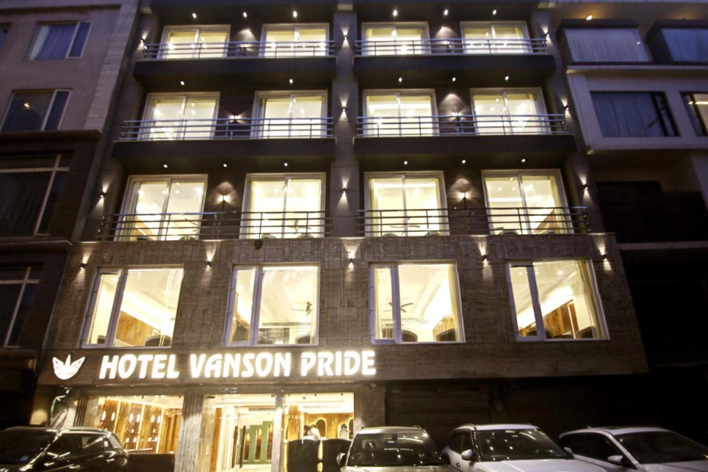 OYO 11325 Hotel Superb