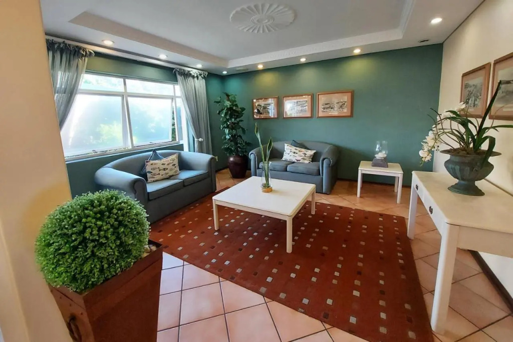 First Group Brookes Hill Suites