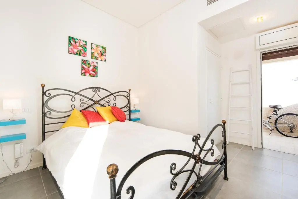 Stunning 1Bd w/ Balcony by Sea N' Rent