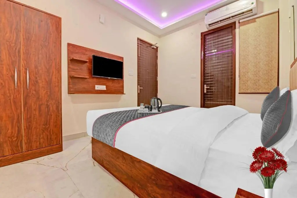 OYO Townhouse 1123 Kalyanpur Metro