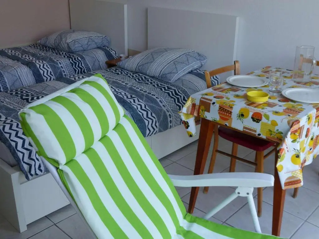 Studio Le Lavandou, 1 pièce, 2 personnes - FR-1-308-34