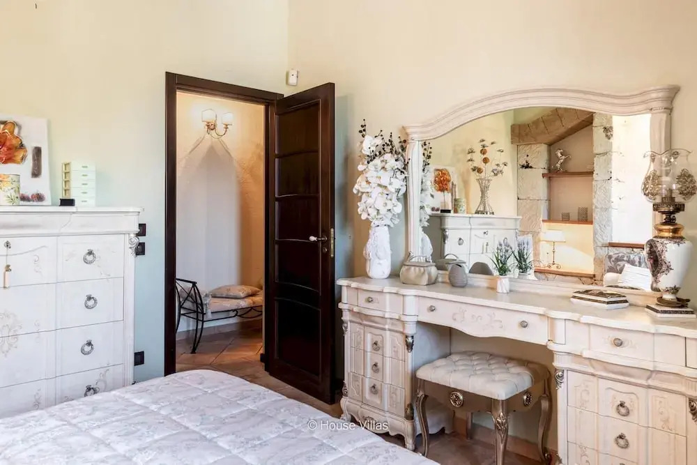 Luxury Garden in Gallina