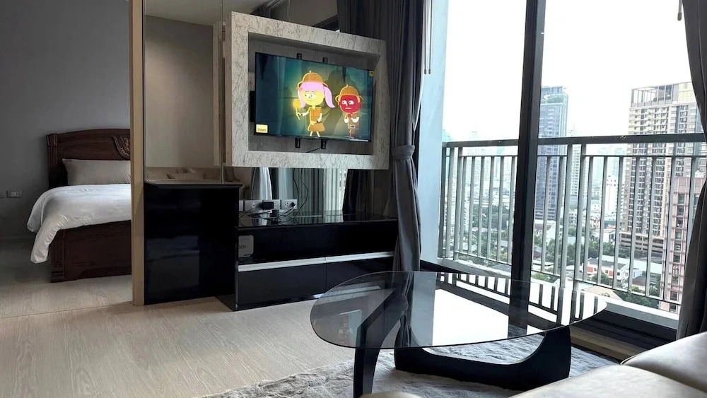 Luxurious 1-bedroom Apartment Near BTS Thonglor, Bangkok