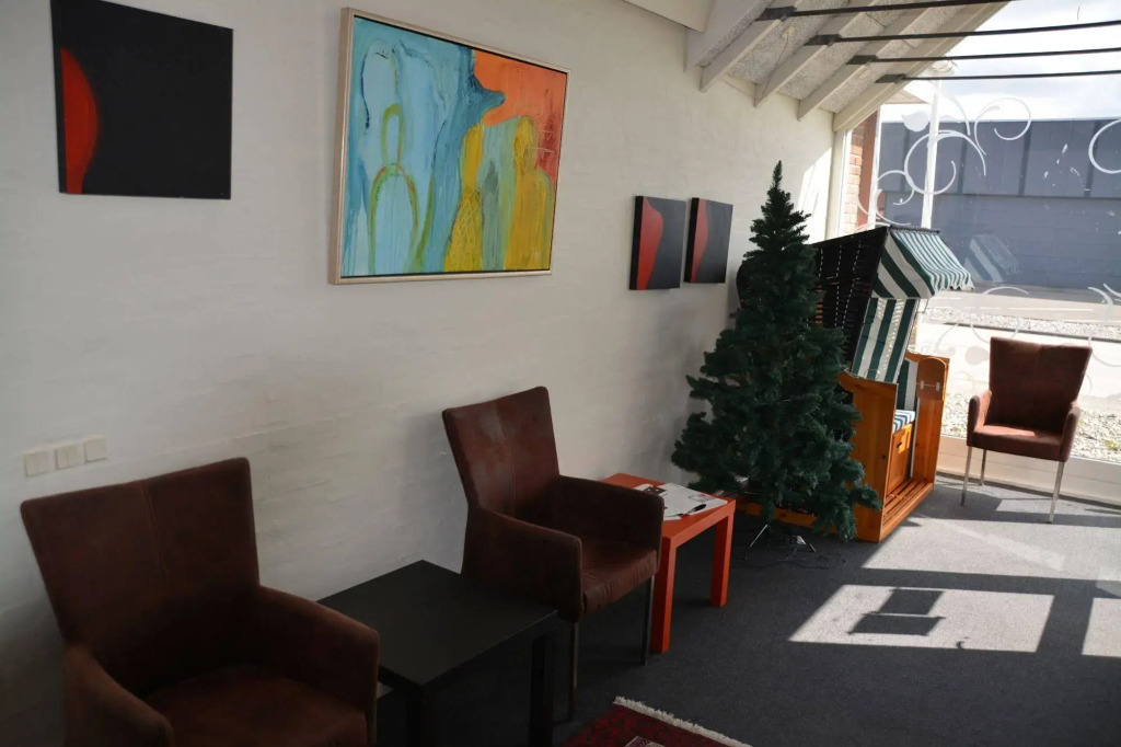 Dolphin Hotel Annex