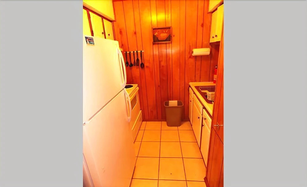2nd floor Pompano Condo Near Beach by Redawning
