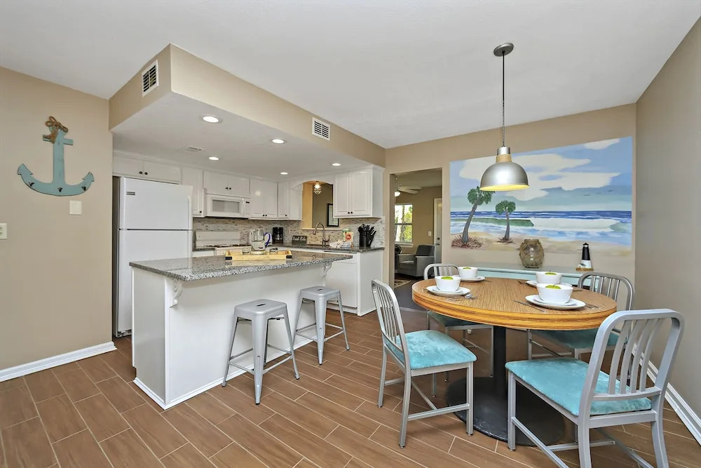 110 Gulf Highlands Blvd  by Best Beach Getaways