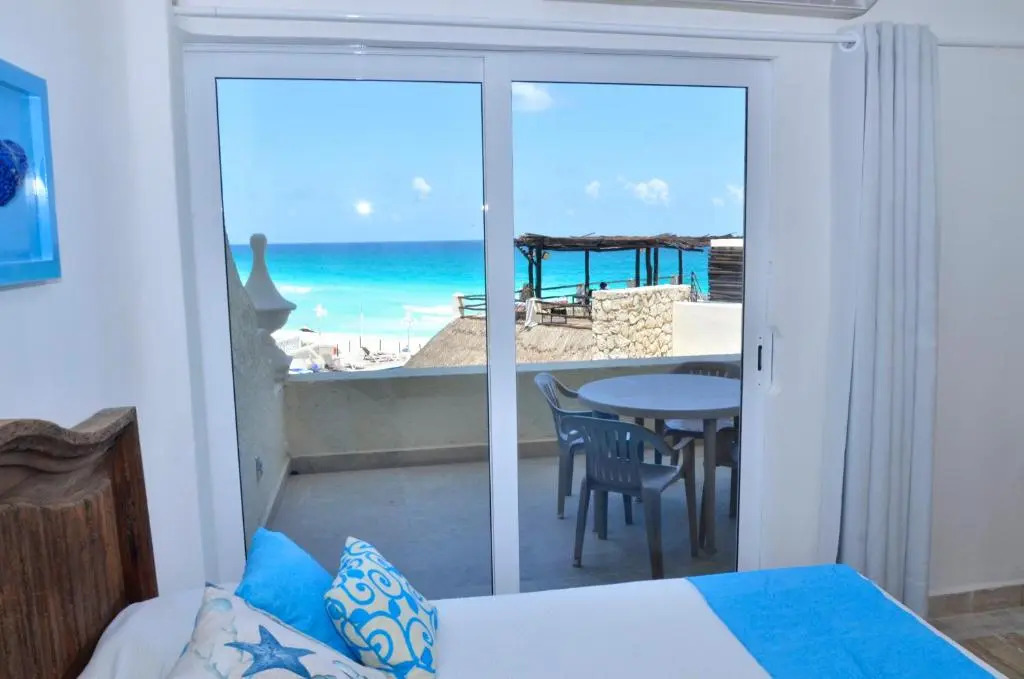 AR Cancun Plaza