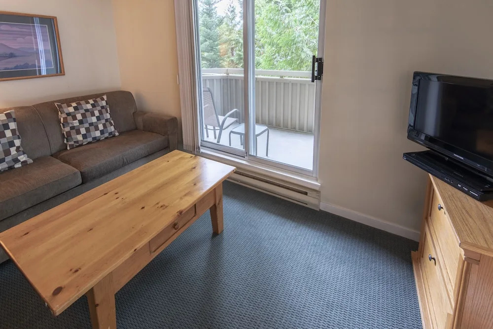 Woodrun Lodge 209 by Outpost Whistler