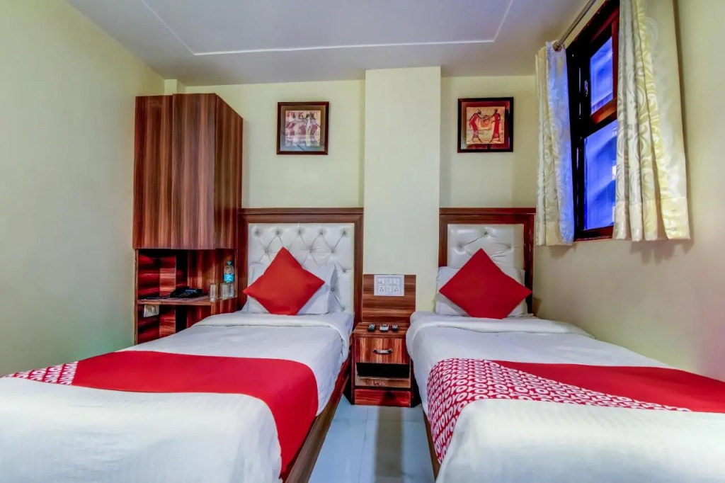 Hotel Sarthak Palace near Karol Bagh Metro station New Delhi