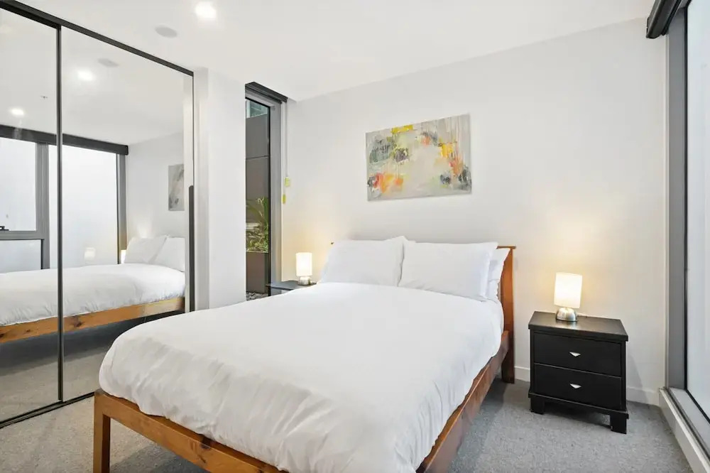 Bright 2-bed Flat With Cityside Charm