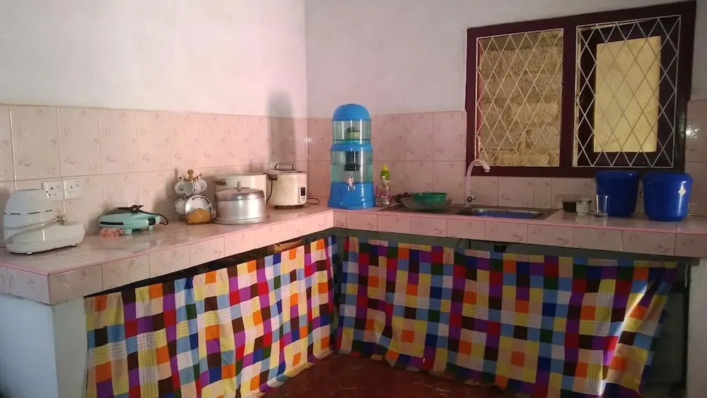 Damith Tourist Villa