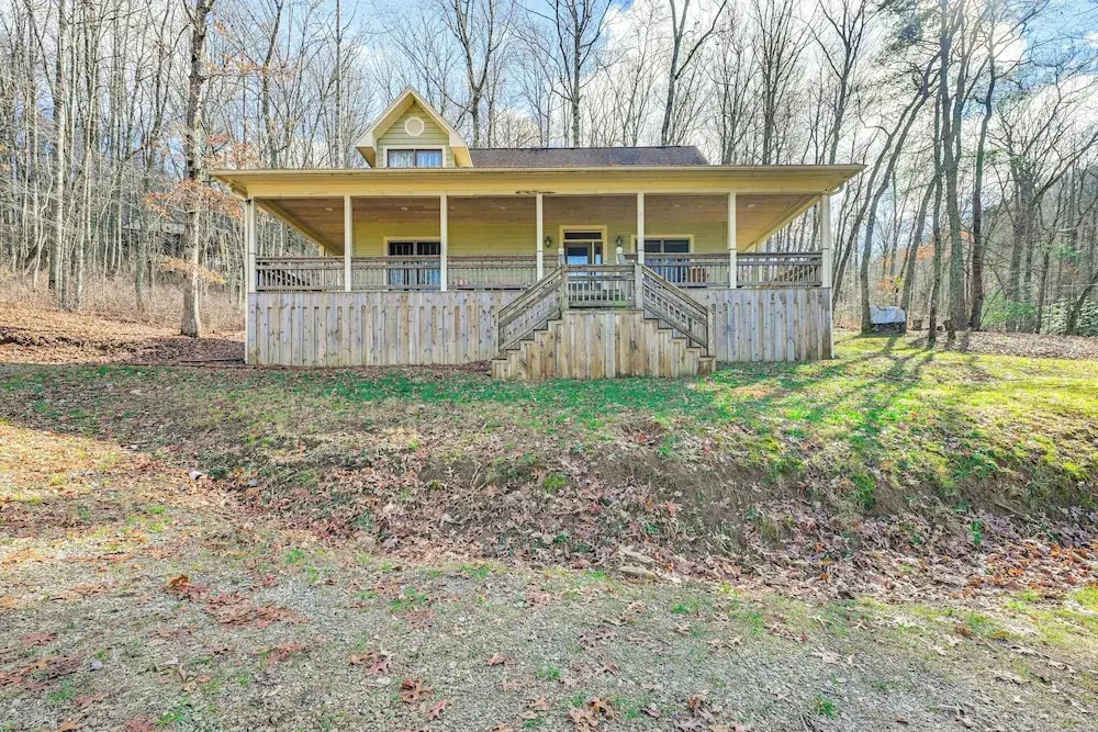 13 Mi to Cashiers! Family Cabin w/ Wraparound Deck