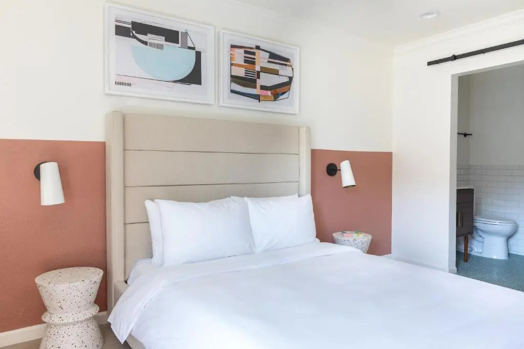 Signature Inn Oakland