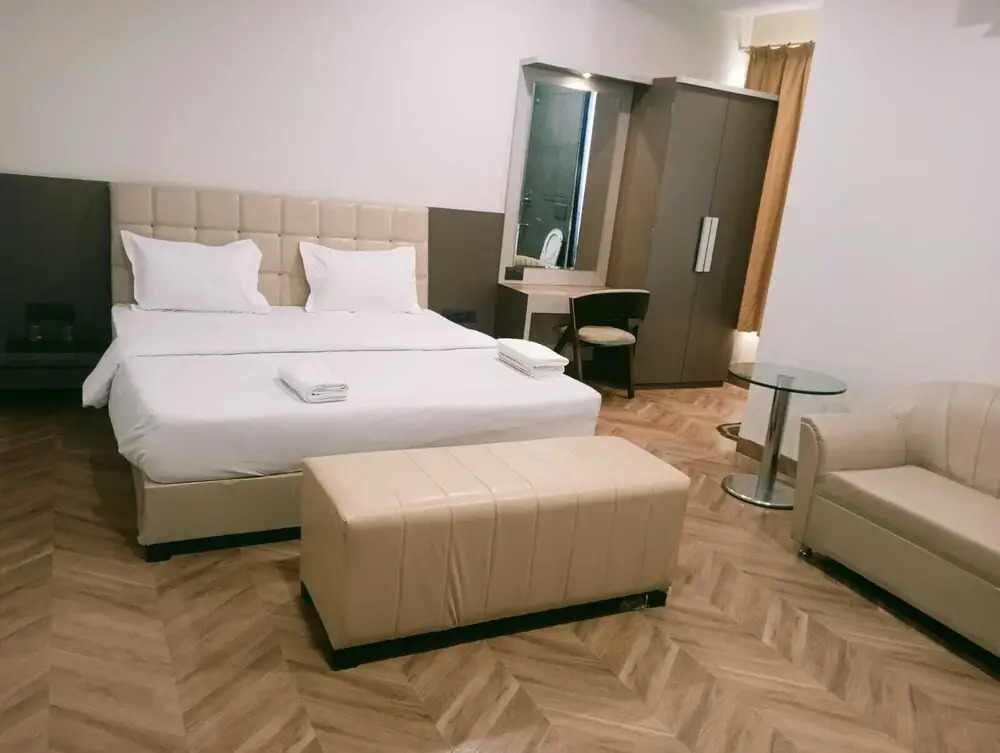 Hotel Prakhyat